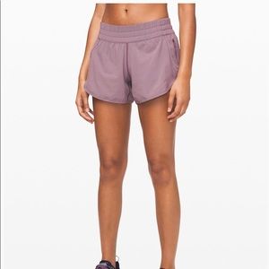 Lululemon 🍋 black tracker short